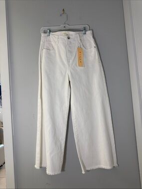 Risen High-Rise White Wide-Leg Jeans with Raw Hem